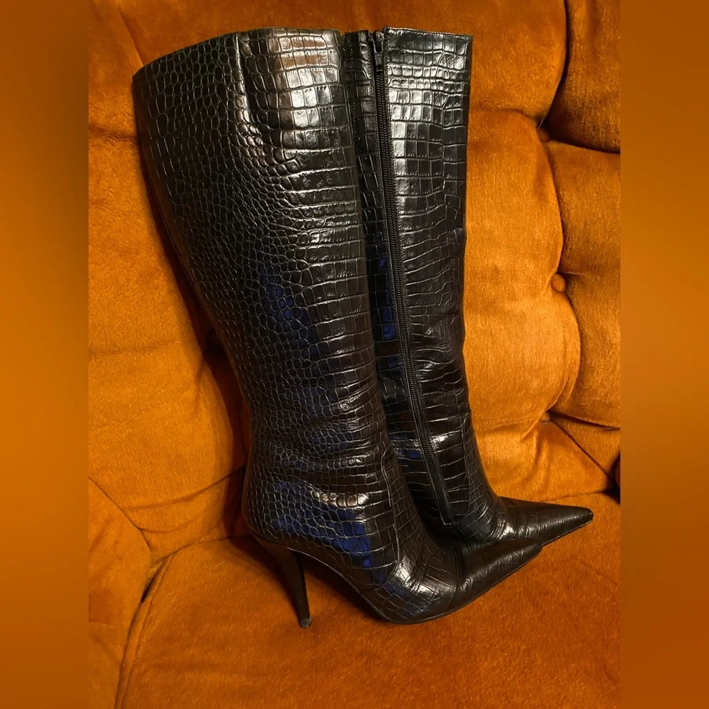 Designer ITALIAN crocodile print leather knee high boots
STILETTO pointy 7 - Picture 2 of 10